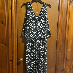 The Limited Sleeveless Romper Large